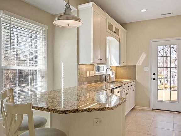 5th image of 2605 Deanwood Dr