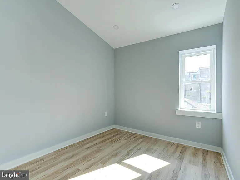 704 Miller St — Photo 13