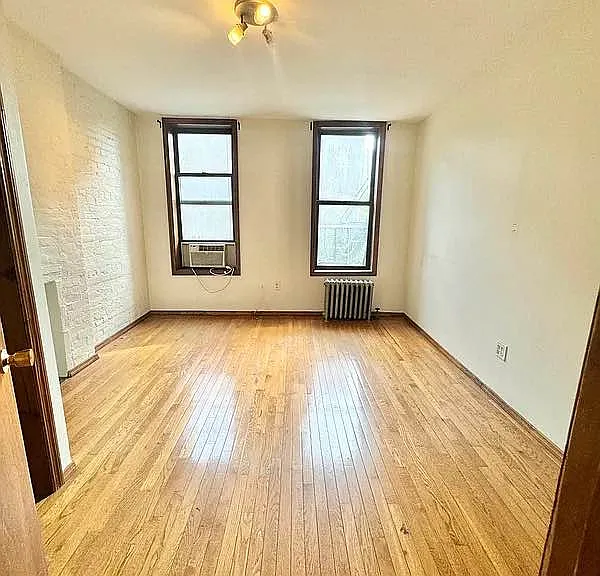 120 W 3rd St #16S — Photo 1