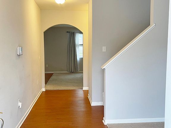 5th image of 675 Lavenham Ln