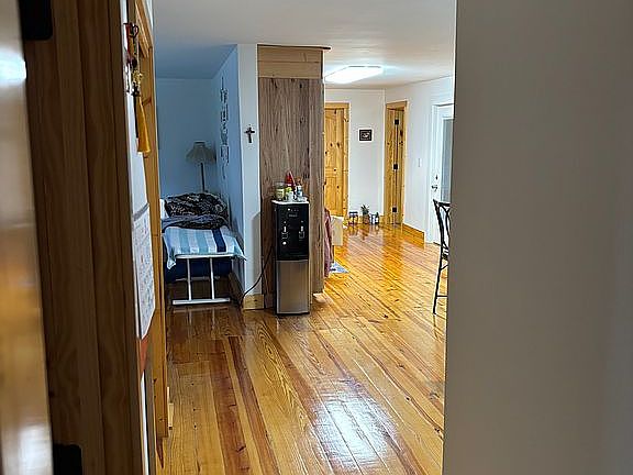 4th image of 180 Pinehill Ln