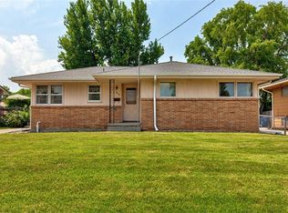 3916 Twana Dr, Des Moines, IA 50310