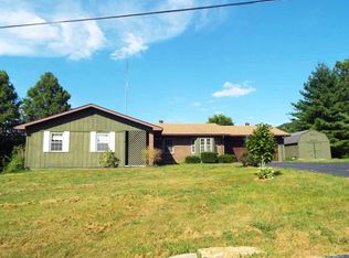 618 S Old Patoka Rd, Patoka, IN 47666