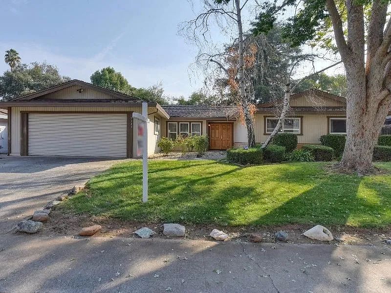5441 Elsinore Way photo 1