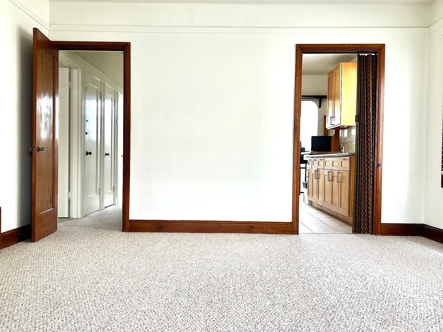 2 bed, 1125 sqft, $5,000 — Photo 2