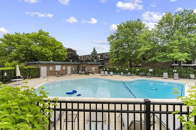 3223 W Parkway Dr #1G — Photo 10