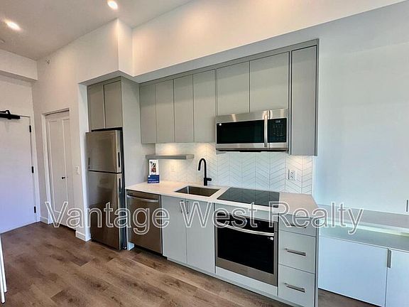 5th image of 1301 Belaire Ave #608