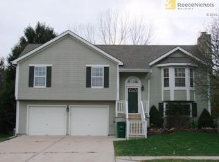 122 S Huntsman Blvd, Raymore, MO 64083