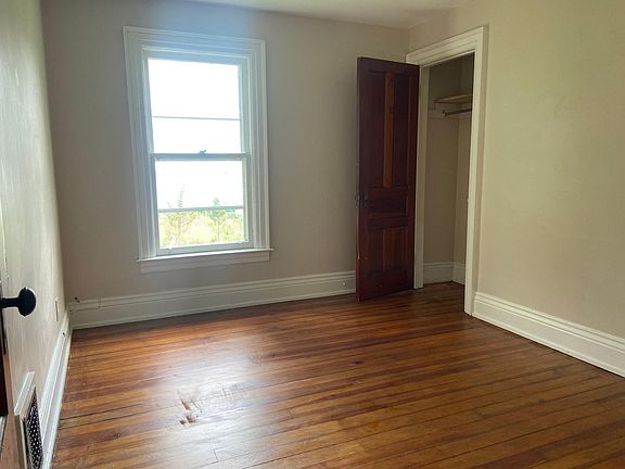 5th image of 714 Division Ave #2