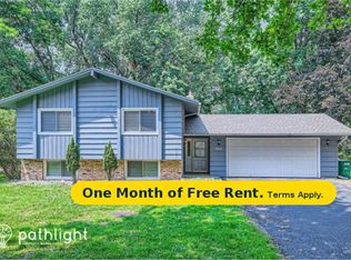 825 Windemere Dr, Plymouth, MN 55441