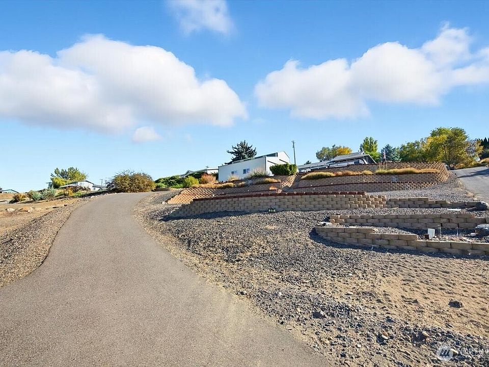 1st image of 372 Harbor Boulevard