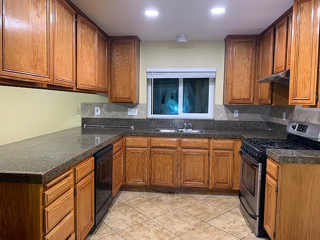 4 bed, 2.5 bath, 2029 sqft, $2,600 — Photo 4