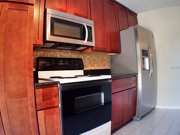 3rd image of 5292 Willow Ct #502
