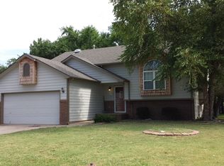 2457 S Yellowstone Ct, Wichita, KS 67215