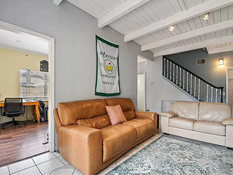 1102 Washington Ave — Photo 11