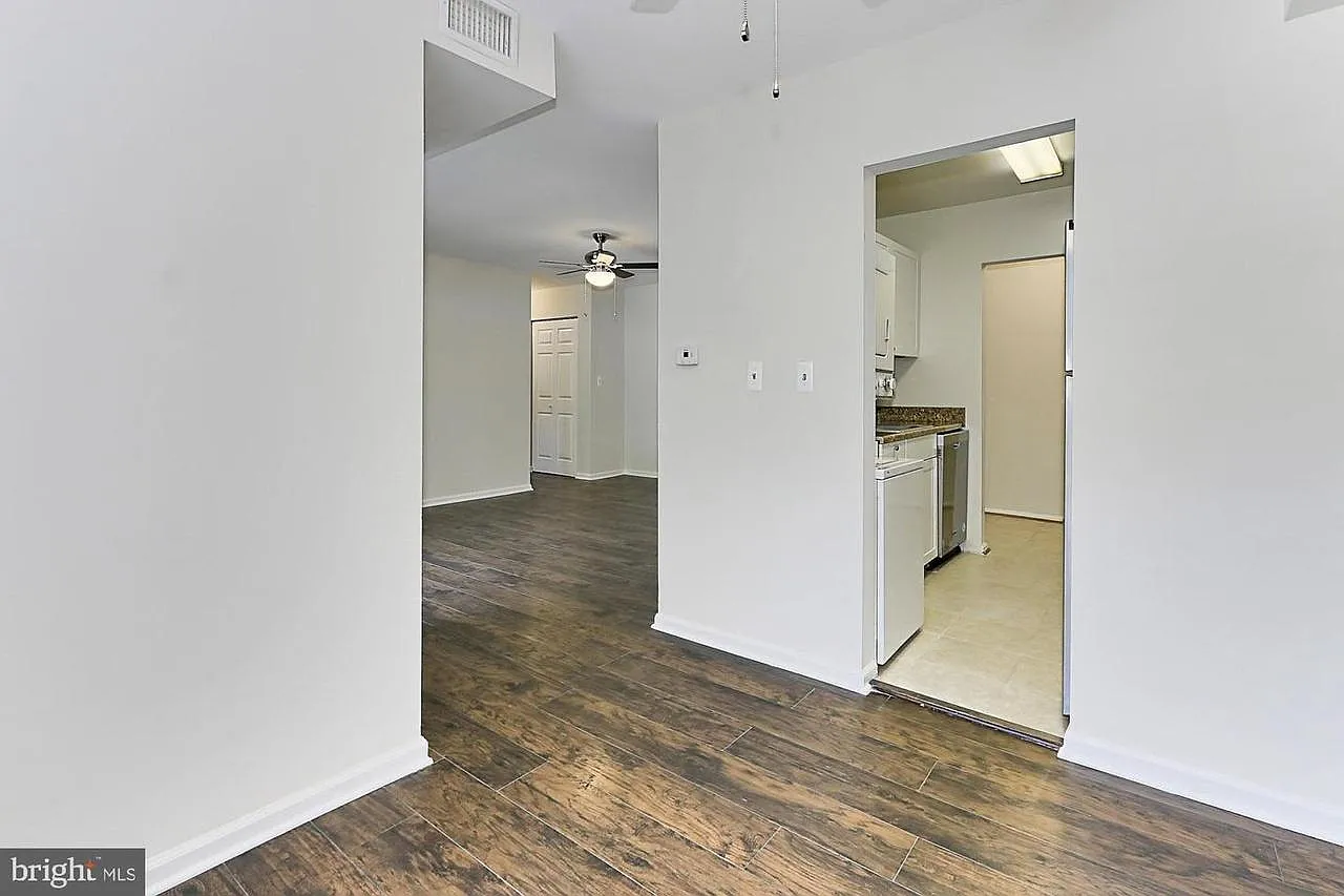 1533 Colonial Dr — Photo 4