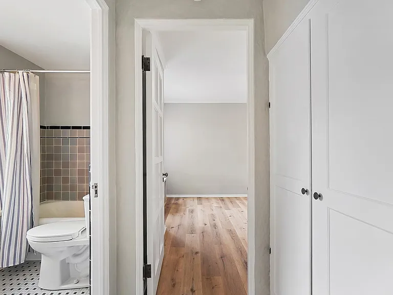 1211 Far Hills Ave #211 — Photo 11