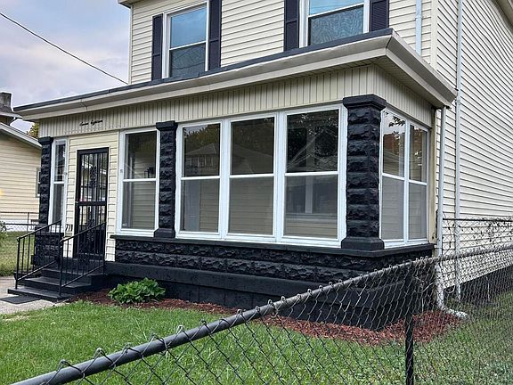 4th image of 718 S 36th St
