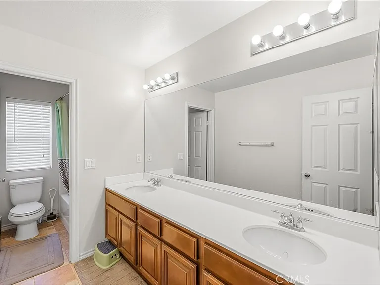 1689 Tivoli St — Photo 28