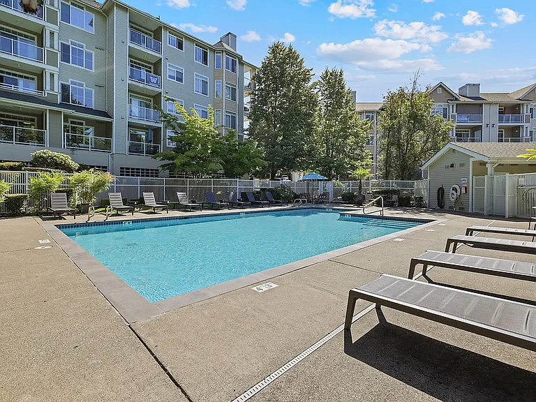 Pinnacle on Lake Washington — Photo 22