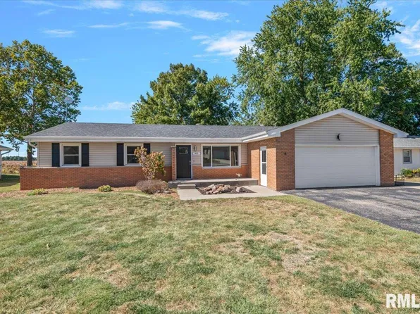301 13th St, Pawnee, IL 62558