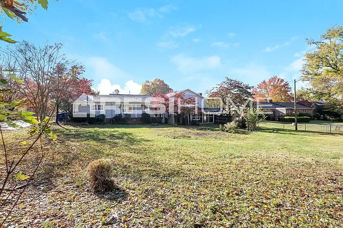 Building Photo - 137 Mabry Dr
