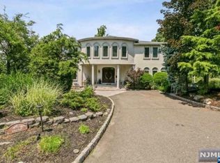 4 Ridge Rd, Tenafly, NJ 07670