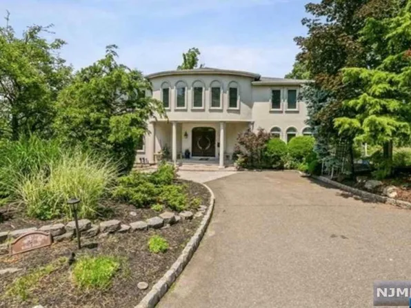 4 Ridge Rd, Tenafly, NJ 07670