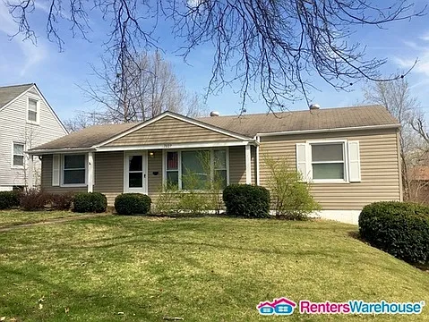 7027 Circleview Dr photo 1