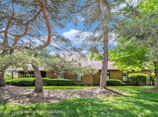 1837 Foxcroft Rd, East Lansing, MI 48823