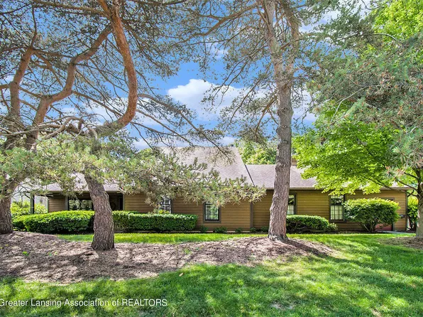 1837 Foxcroft Rd, East Lansing, MI 48823
