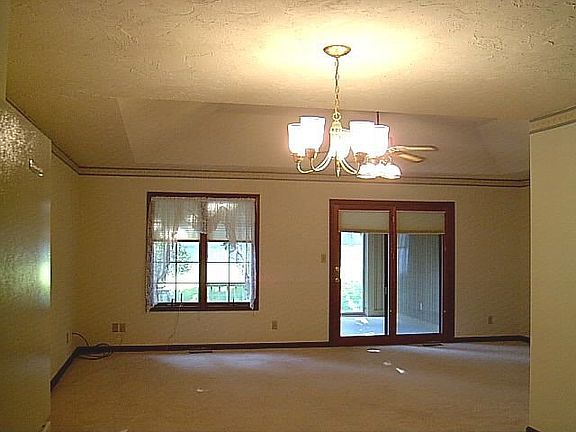 Lg. open concept lr/Dr with trey ceiling.