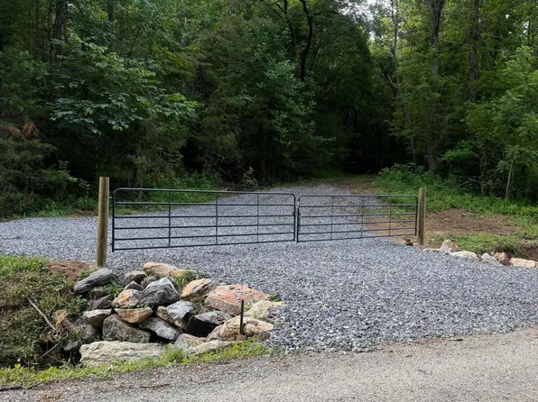 Looney Rd, Parrottsville, TN 37843