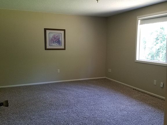 5th image of 227 W Highland Park Dr