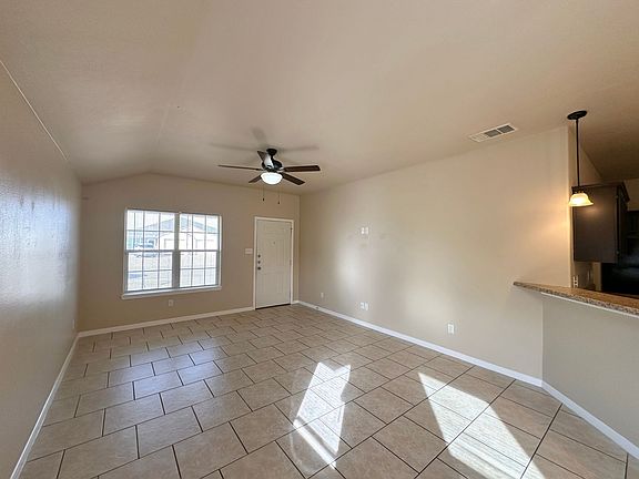 5th image of 4608 Cambridge Dr