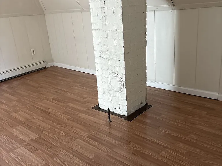 332 Stewart St — Photo 15