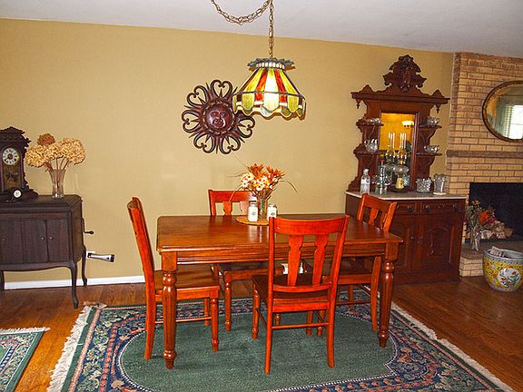 5th image of 716 Duxbury Ln