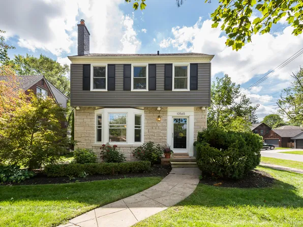 10565 Vernon Ave, Huntington Woods, MI 48070