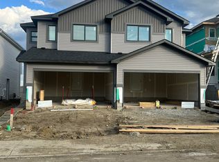 1719 8th St NW, Edmonton, AB T6T 1A4
