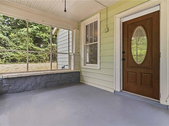 3rd image of 302 Fayetteville Rd