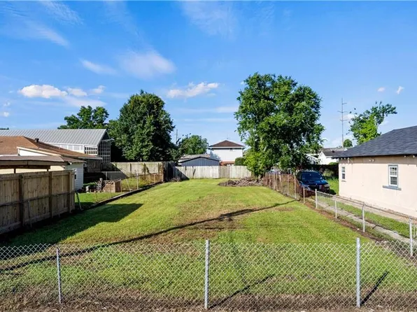 9318 Pritchard Pl, New Orleans, LA 70118