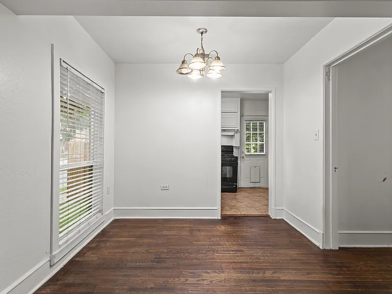 301 Maple St — Photo 11