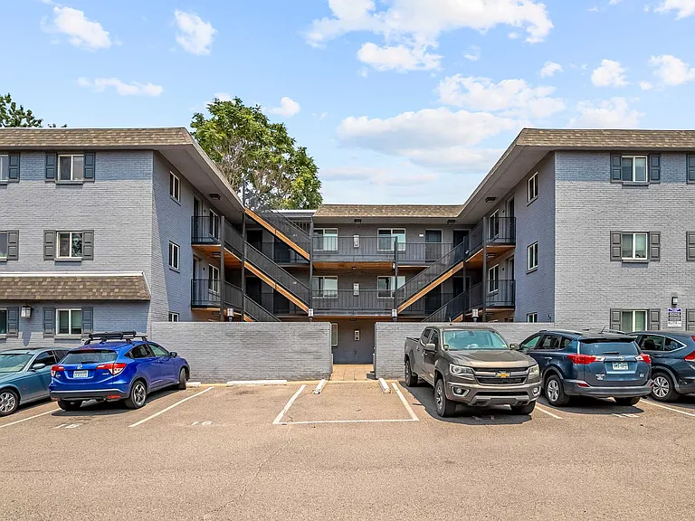 Pearl Apartments — Photo 24
