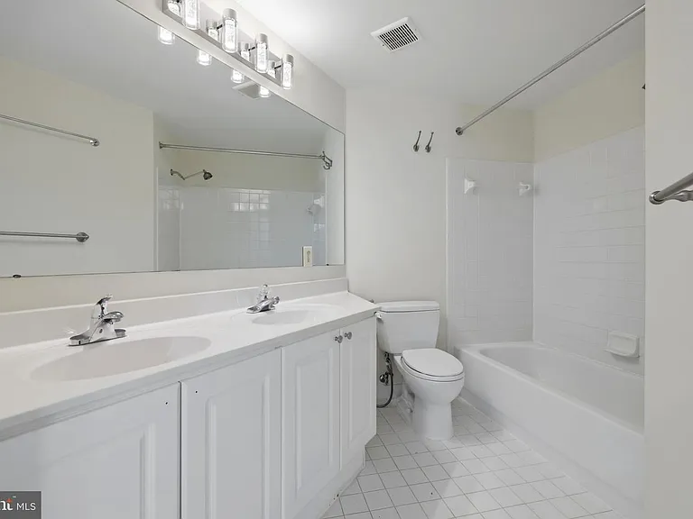 1625 International Dr #316 — Photo 29