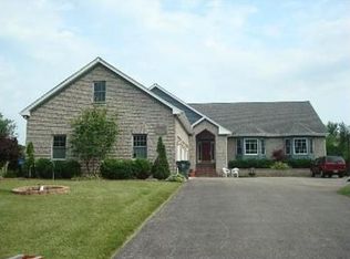 11202 Reiger Ct, Spring Grove, IL 60081