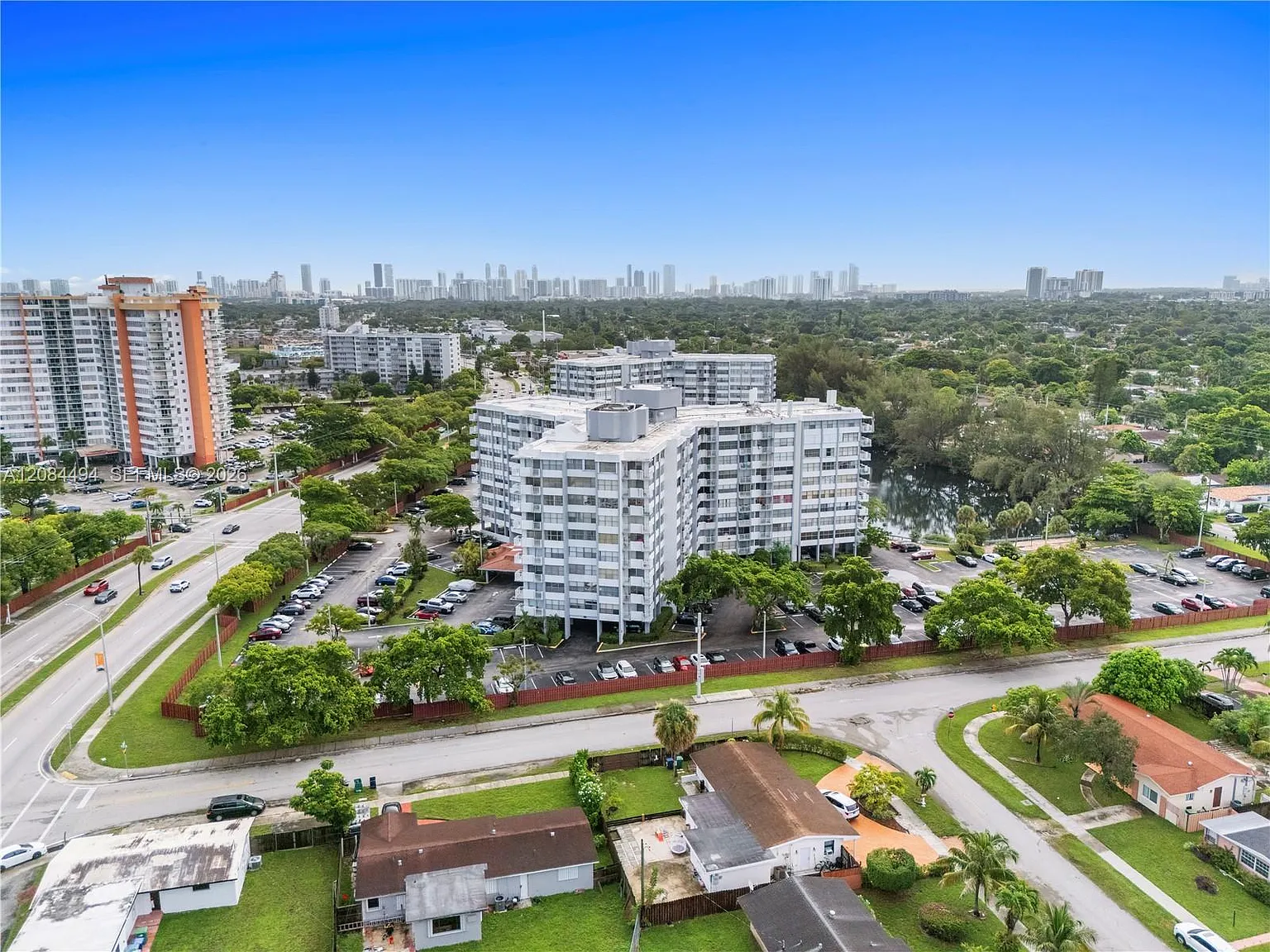 1200 NE Miami Gardens Dr — Photo 3