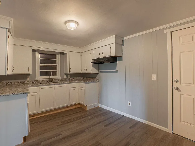 5570 Keith Rd — Photo 20