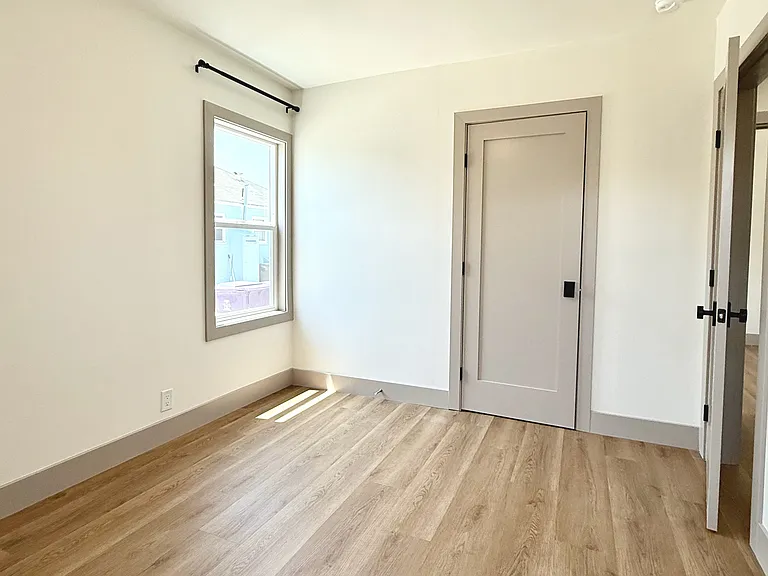 2510 Termino Ave #B — Photo 18