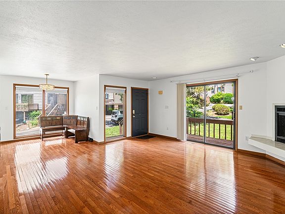 2nd image of 420 Spring Run Dr