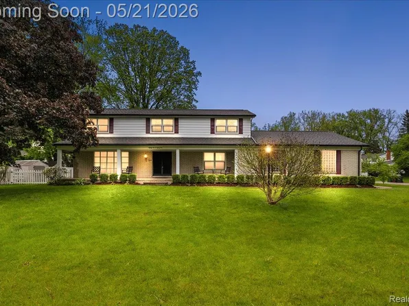 8785 Annsbury Dr, Shelby Township, MI 48316